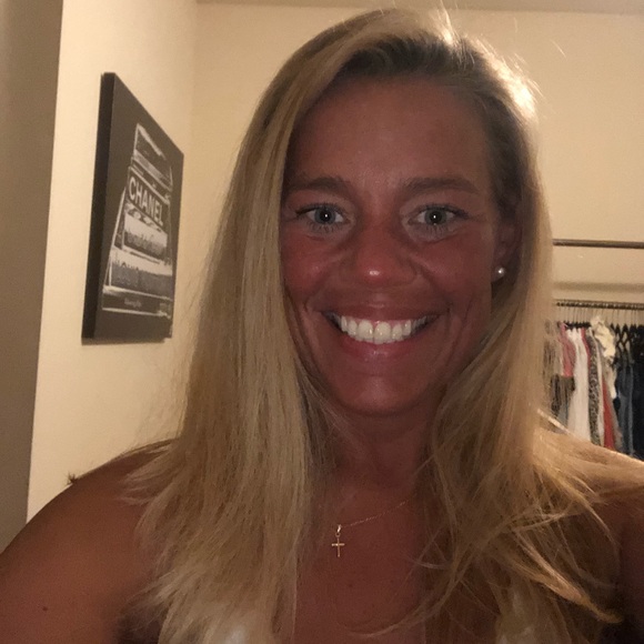 Meet your Posher, Paige - Picture 1 of 2